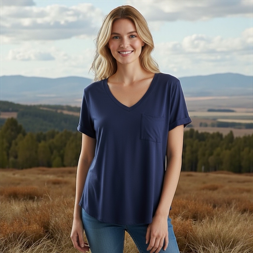 Belle Du Jour Juniors' V-Neck T-Shirt Retro Deadstock NWT NEW Causal Basics Soft